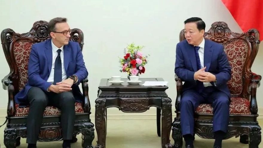 Deputy PM expects French group’s new logistics solutions for Vietnam